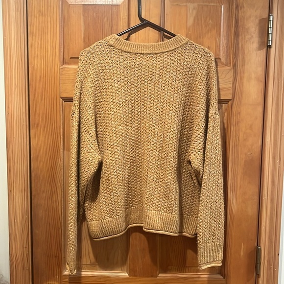 Universal thread women’s crew neck sweater size large . - Picture 3 of 6